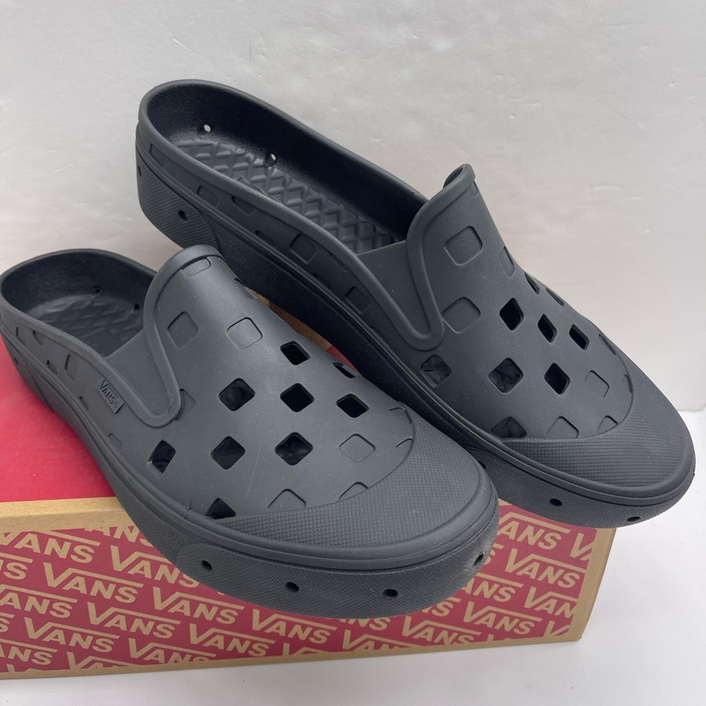 Vans Slip-On Clogs Slip-On Mule Trk
Black
VN0005V8BLK Tracking Sneakers - Picture 7 of 16